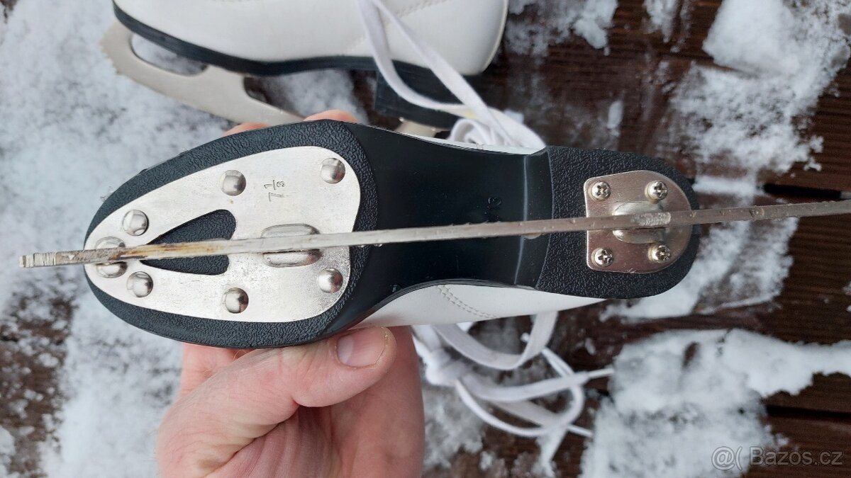 Bílé dívčí brusle vel. 30 - 5