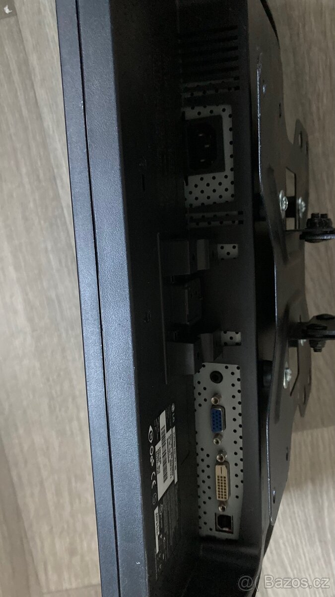 Monitor LG Flatron E2211PU-BNX - 5