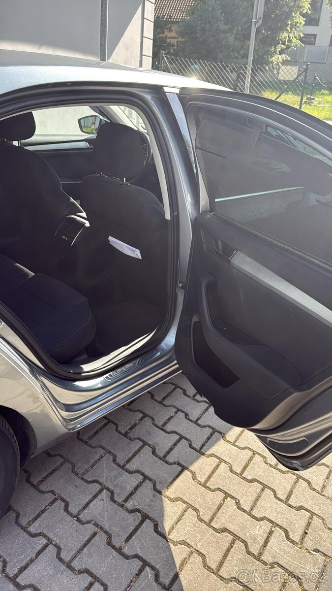 Skoda Superb 2.0 tdi 110 kw DSG - 5