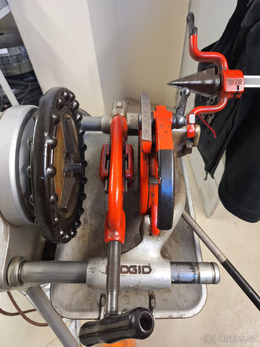 Závitořez RIDGID 300A - 5