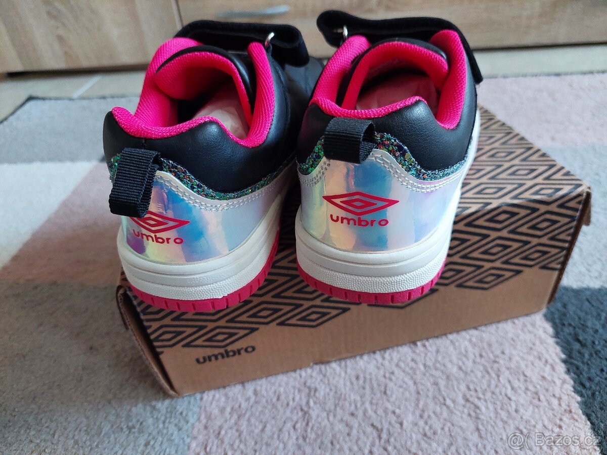 NOVÉ dívčí tenisky UMBRO - 5
