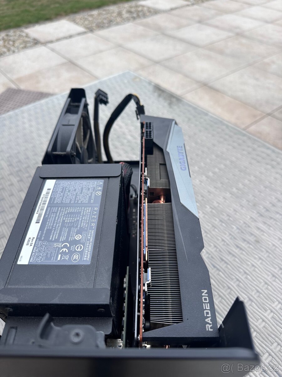 Razer Core X Chroma – externí GPU box (eGPU) - 5