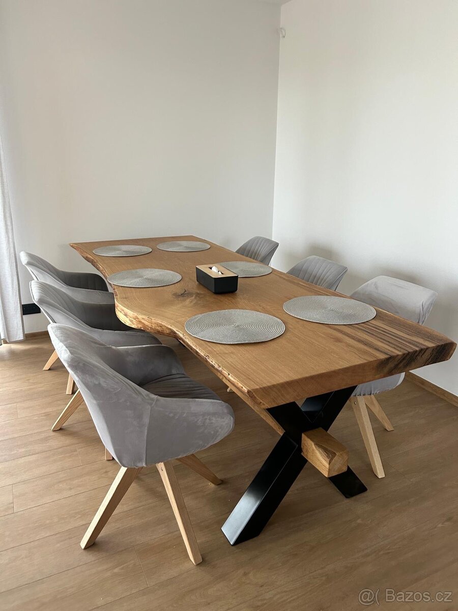Masivní jídelní stůl z dubu - 5
