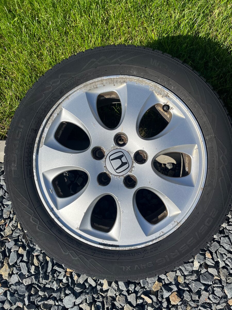 Alu kola 5x114,3 s pneu Nokian 205/55 R16 - 5