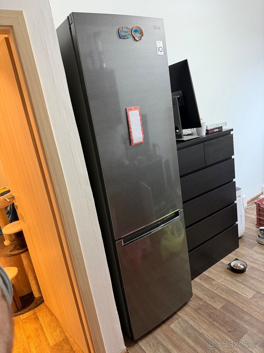 Lednice Smart LG - 2 a půl roku stará - 5