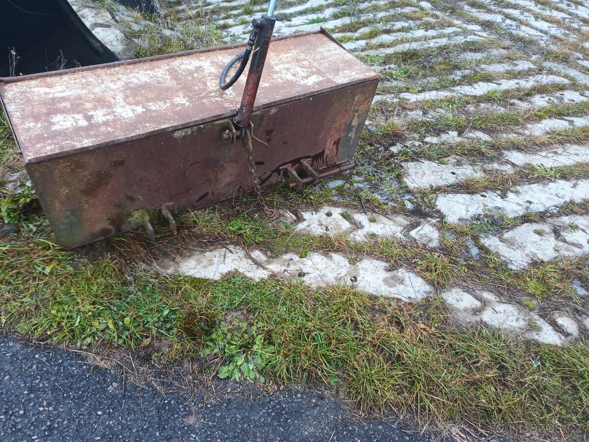 traktor 5211 vlek, brány, čert na brambory, nakladač - 5