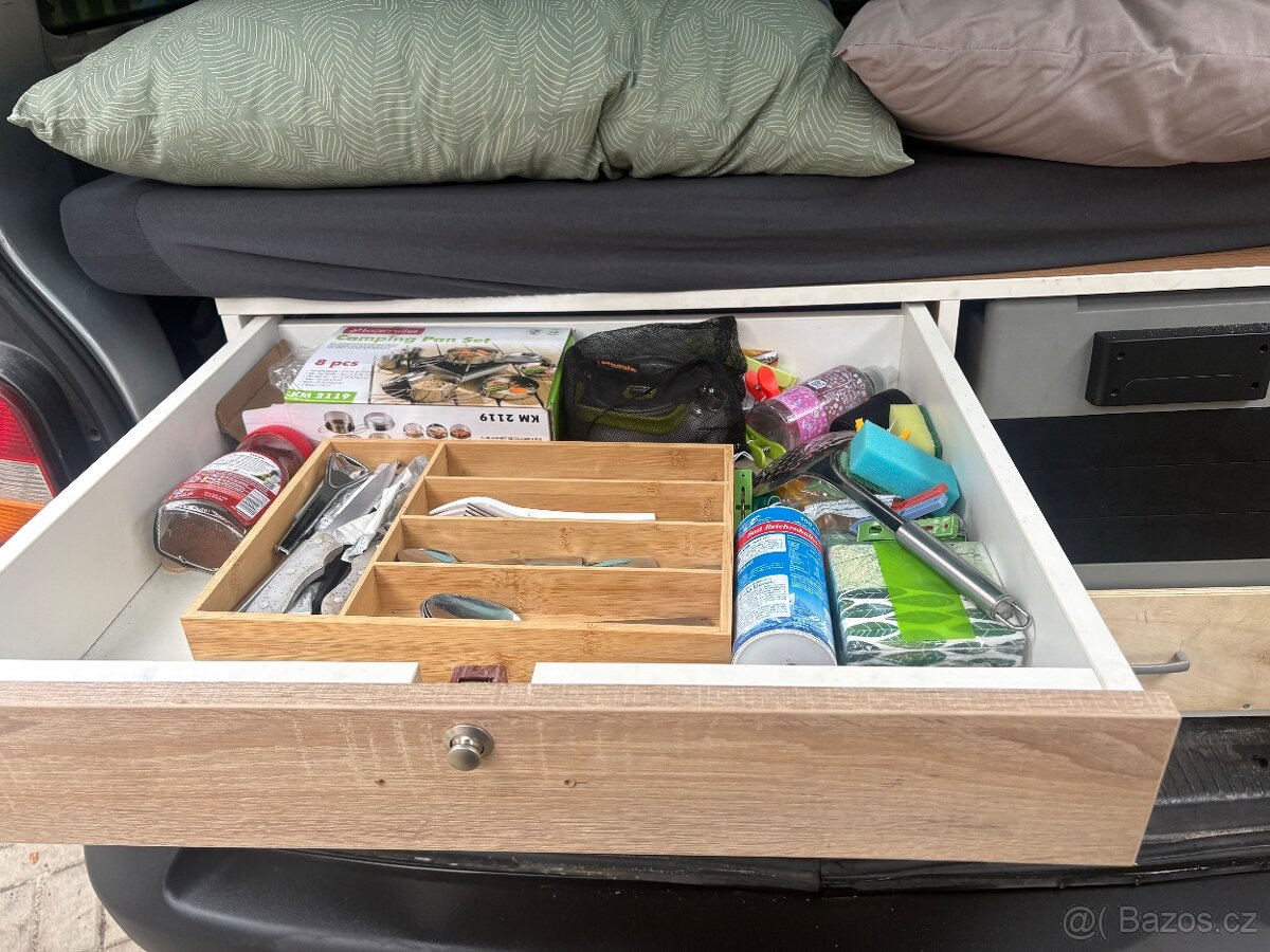 VW T5 CARAVELLE 2.5TDI 96KW 9 mist, camper PO SERVISU - 5