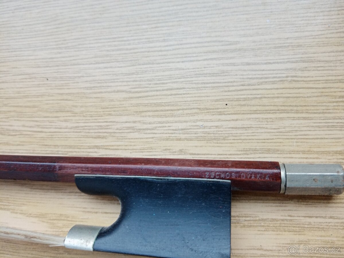 HOUSLE A DVA SMYČCE - 5