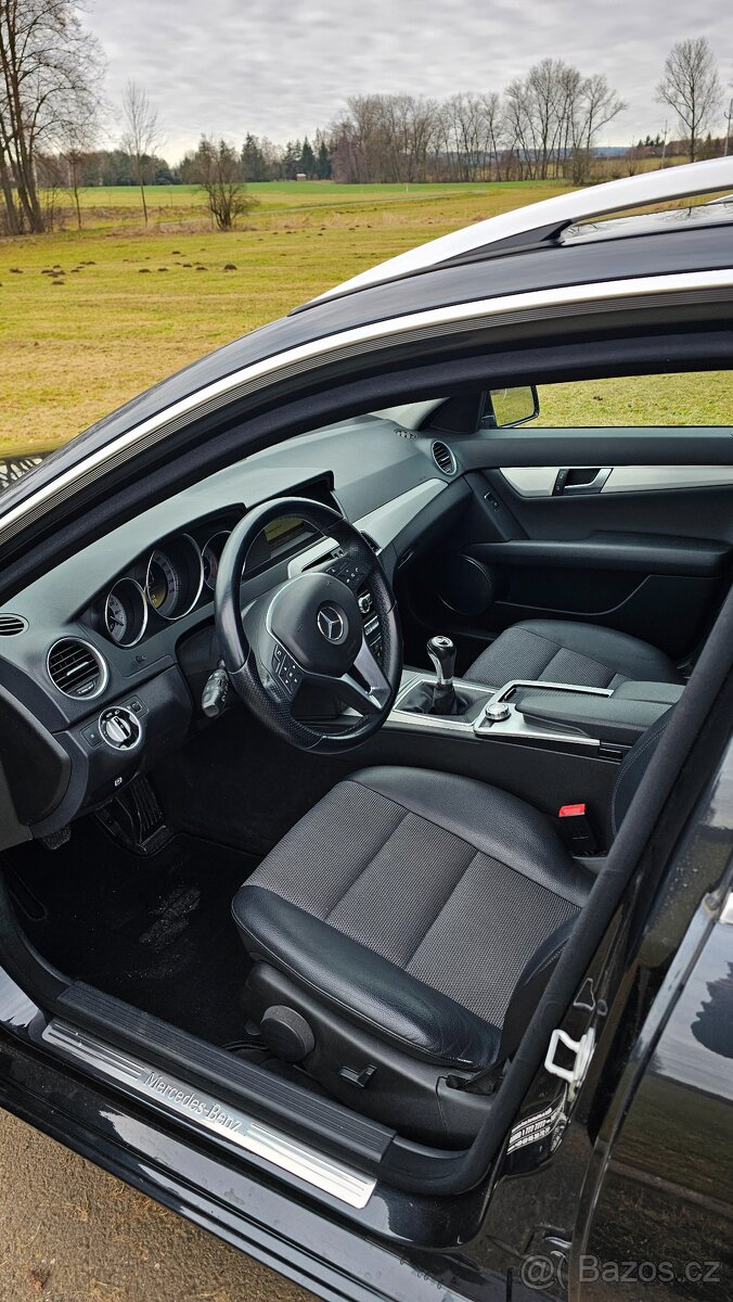 Mercedes C200 1.8 CGI Benzín - 5