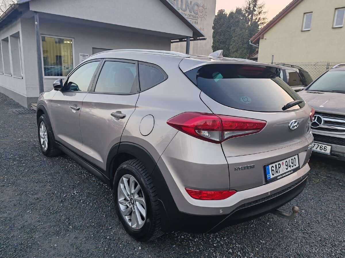 Hyundai Tucson 1.7 CRDi 1. májitel - 5