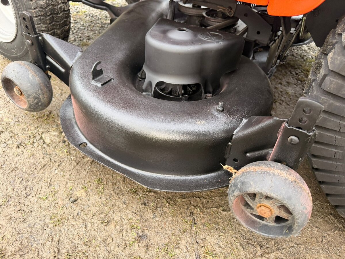 Zahradni traktor Husgvarna Gth250 akce 49900kc - 5