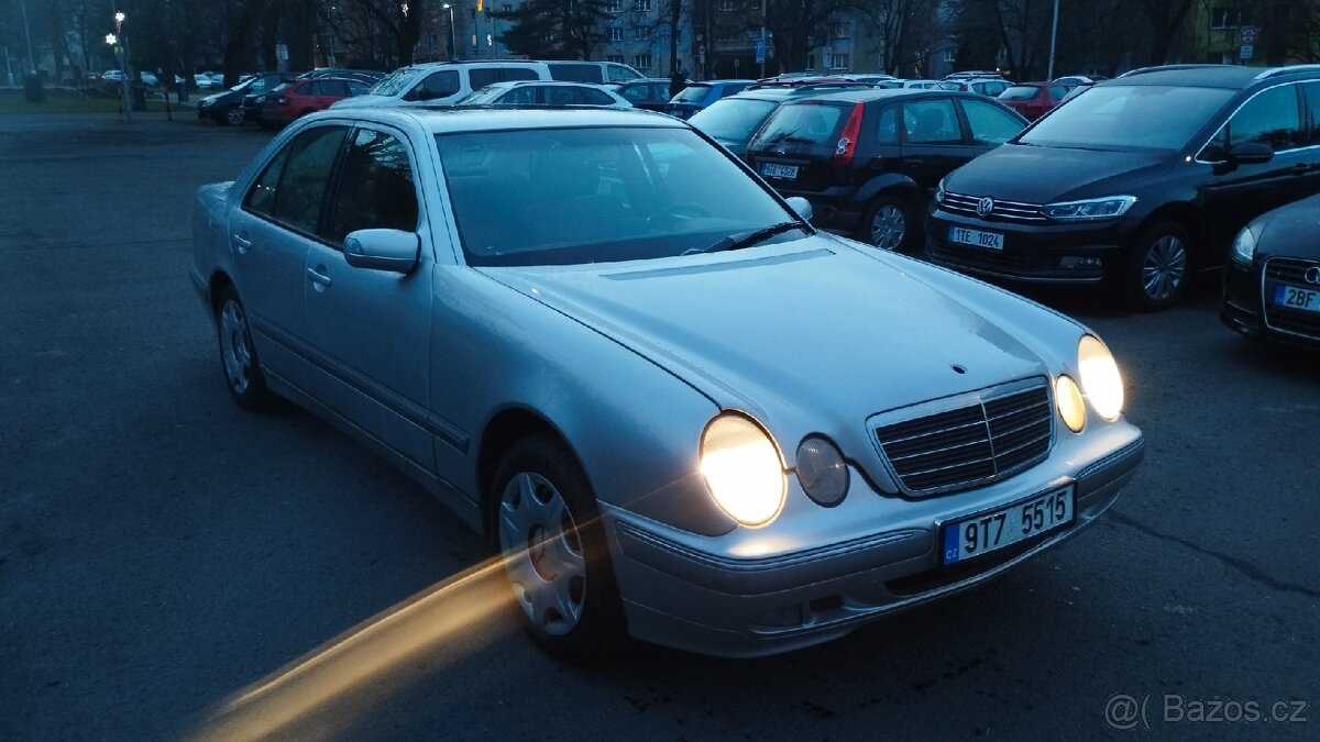 Mercedes-Benz E320 W210 - 5