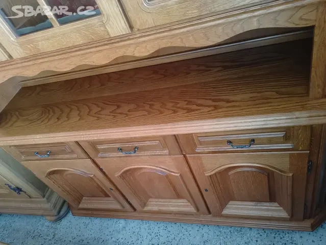 Dubová 3 dveřová vitrína - 5