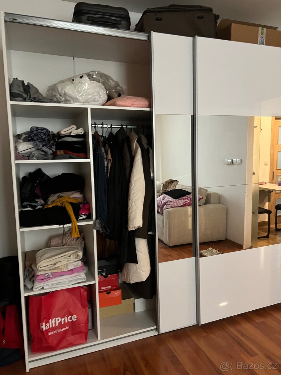 Šatní skříň - 5