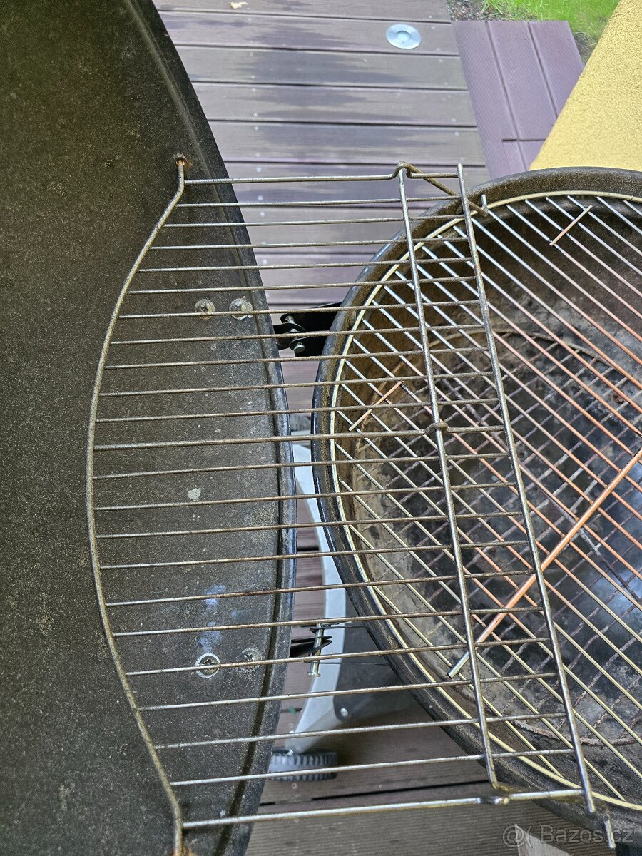 Gril na dřevěné uhlí Tarrington House - 5