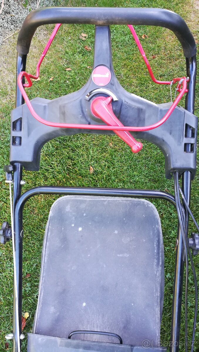 Benzínová sekačka na trávu s pojezdem - 5