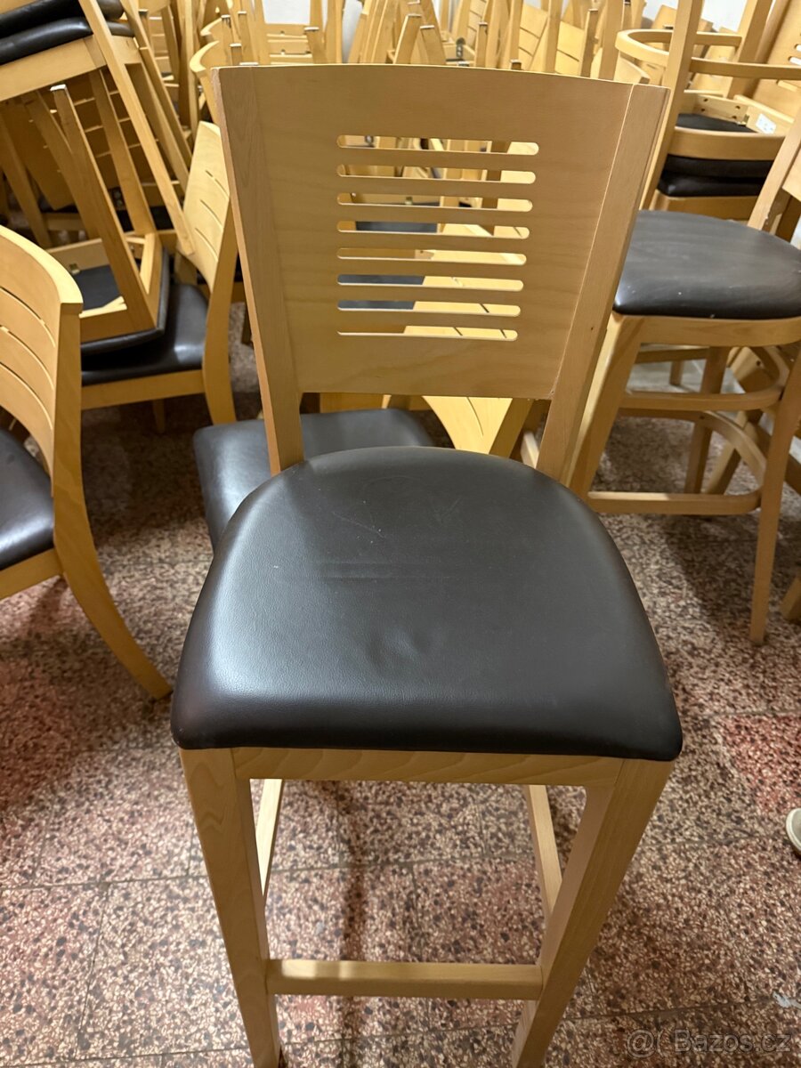 120 ks dřevěných židlí do restaurace - 5