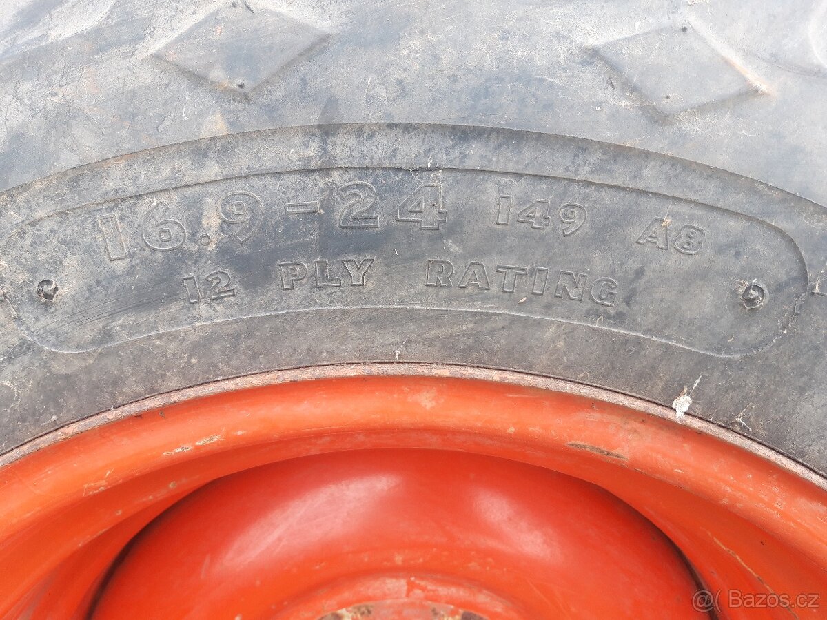 Zadní pneumatika řezačka Class Jaguar - 5