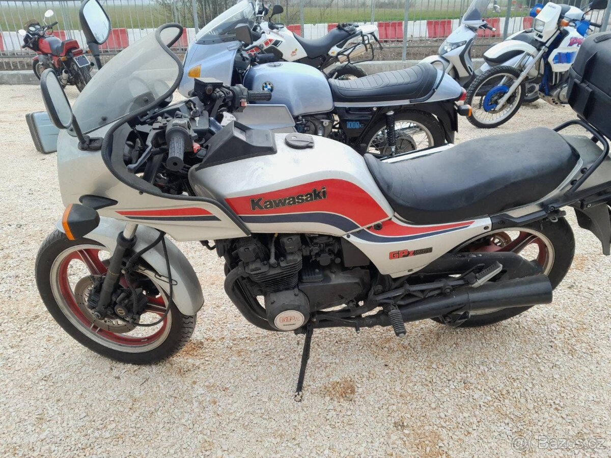 Kawasaki GPZ 550 1982, rozprodám po dílech - 5