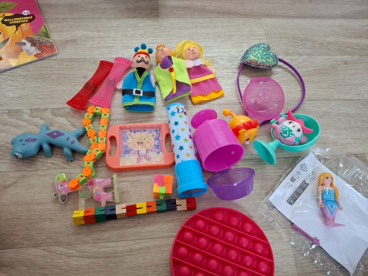 Hračky 40 kusů, dřevěné puzzle,Barbie věci, koníci,hlavolamy - 5