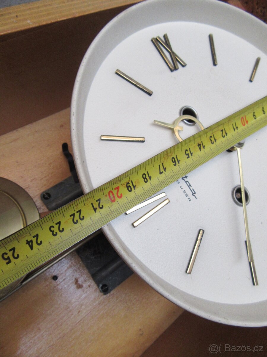 Nabízím staré hodiny Jantar USSR. Hodiny chvíli jdou a pak s - 5