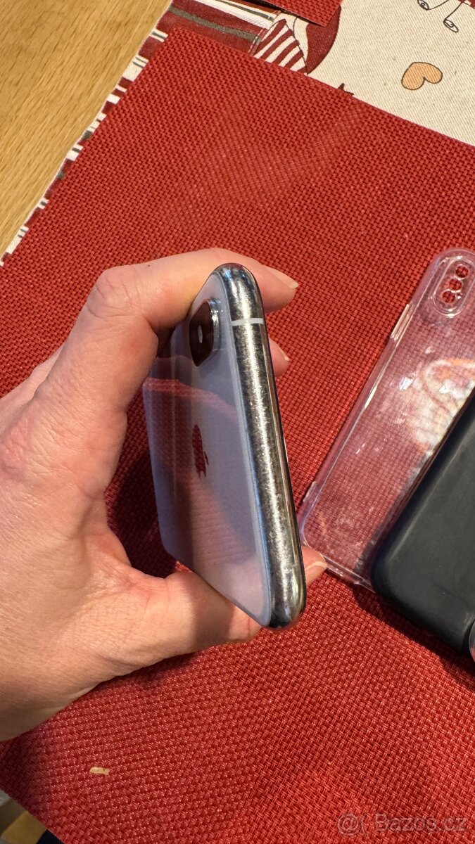 IPhone XS 64GB stříbrný, top stav - 5