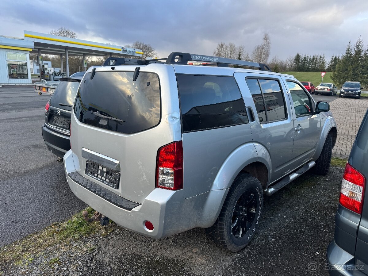Prodám Nissan Pathfinder 2,5 nafta automat rv 2006 - 5