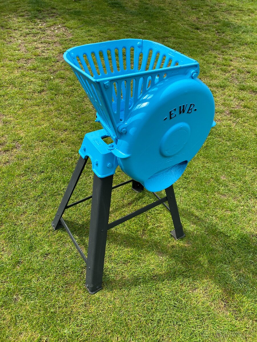 struhadlo starý mlýnek litina zahradní dekorace šrotovník - 5