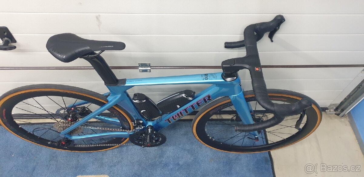 Nové celokarbonové silniční kolo Twitter R10 NOVÉ - 5