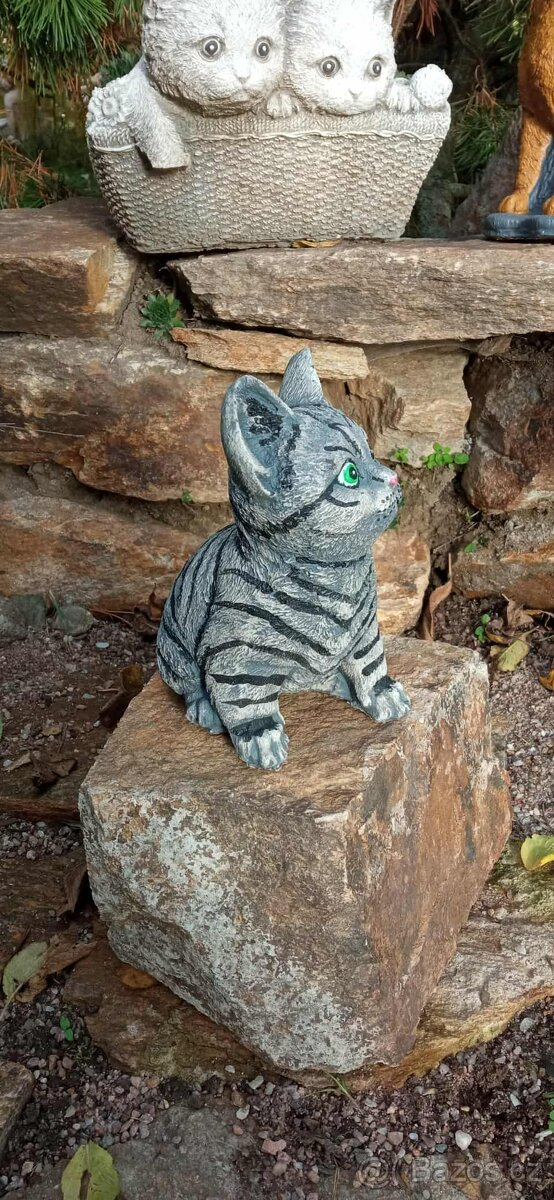 Zahradní dekorace- Sedící kotě 3 - 5