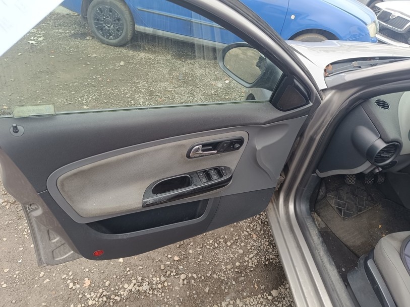 ND z Seat Ibiza 1390.cm3 55.kw benzín r.v.2003 (K27) - 5