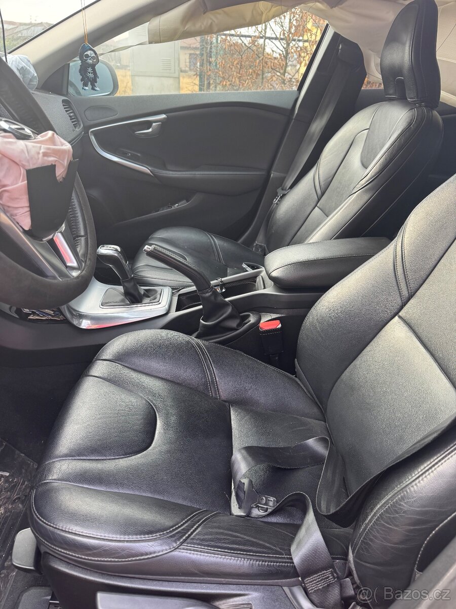 Volvo V40 D2 (2.0L) Inscription – Na opravu - 5