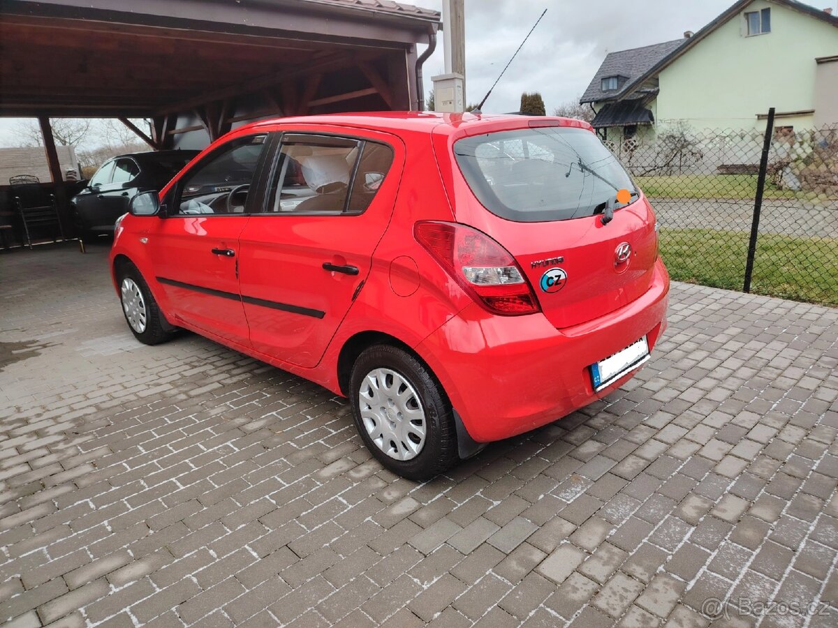 Hyundai i20 1.2i 57 kw, r. 2011, 1. Majitel, 93 000km. - 5