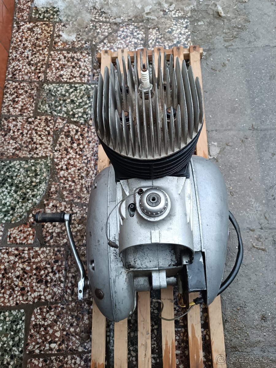 Motor Jawa 250, typ 559 panelka - 5