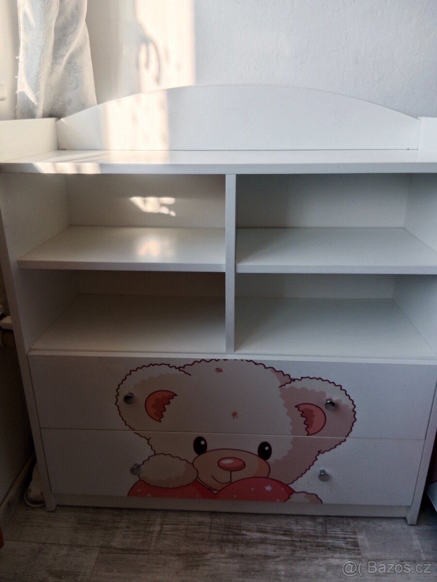 Dětská postel 160x80 + komoda + stůl - 5