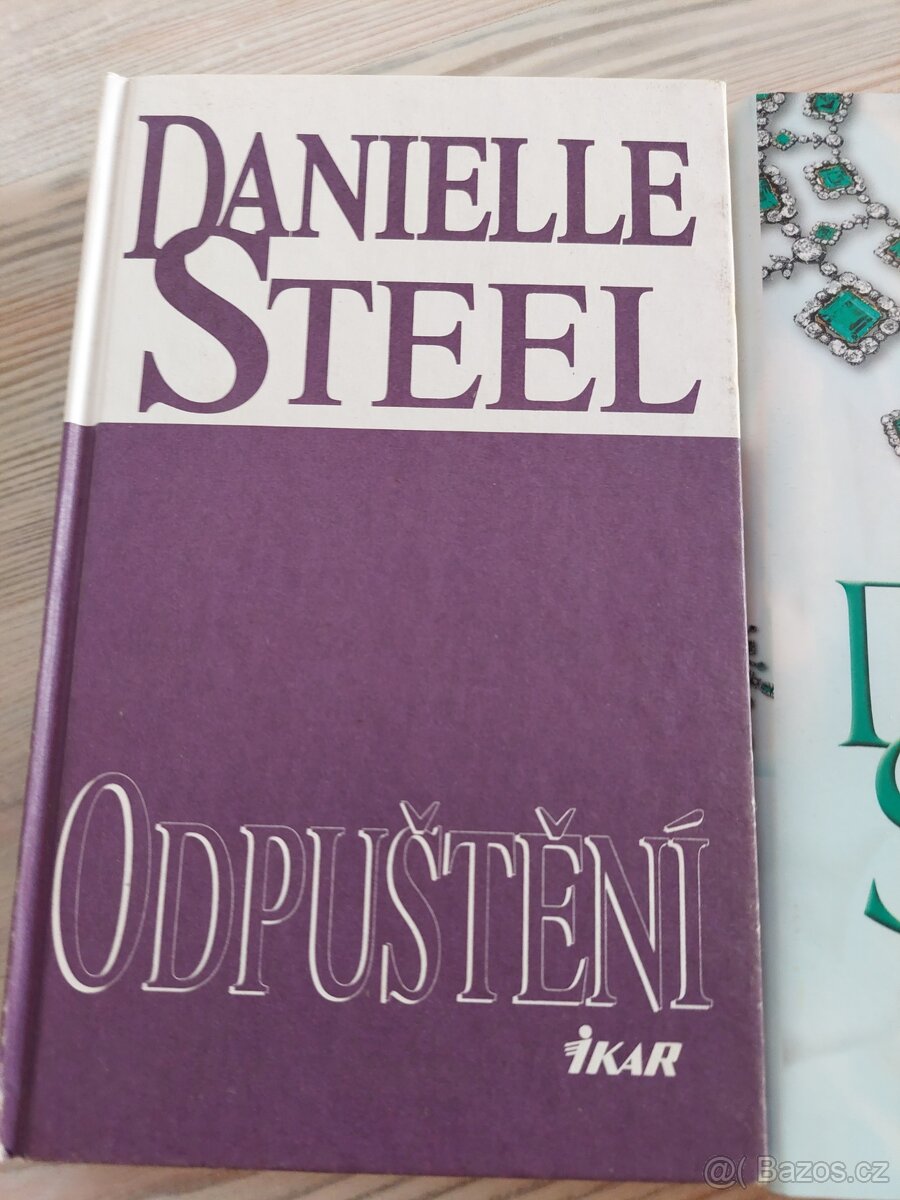 romány od Danielle Steel - mix - 5
