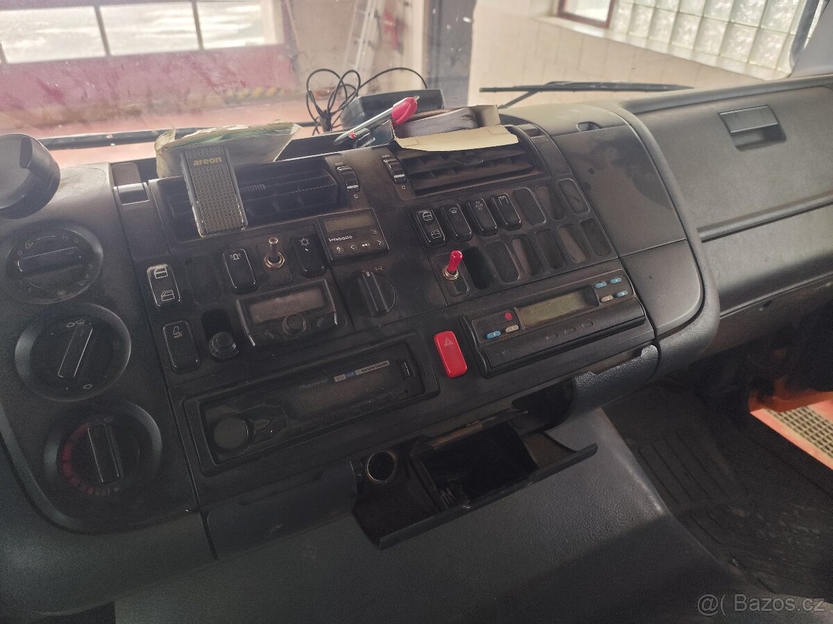 Nosič kontejneru - Mercedes - 5