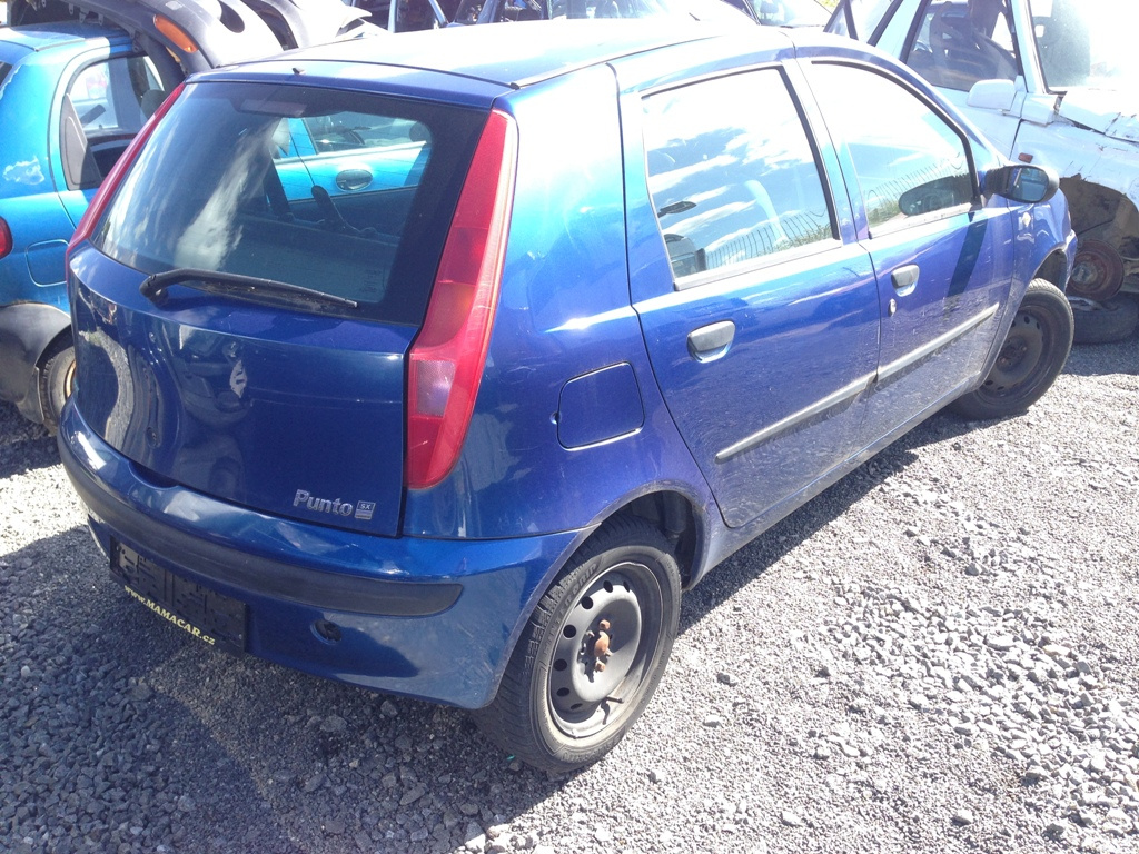 Fiat Punto 1,2i 2002 5dvéř - na díly - 5