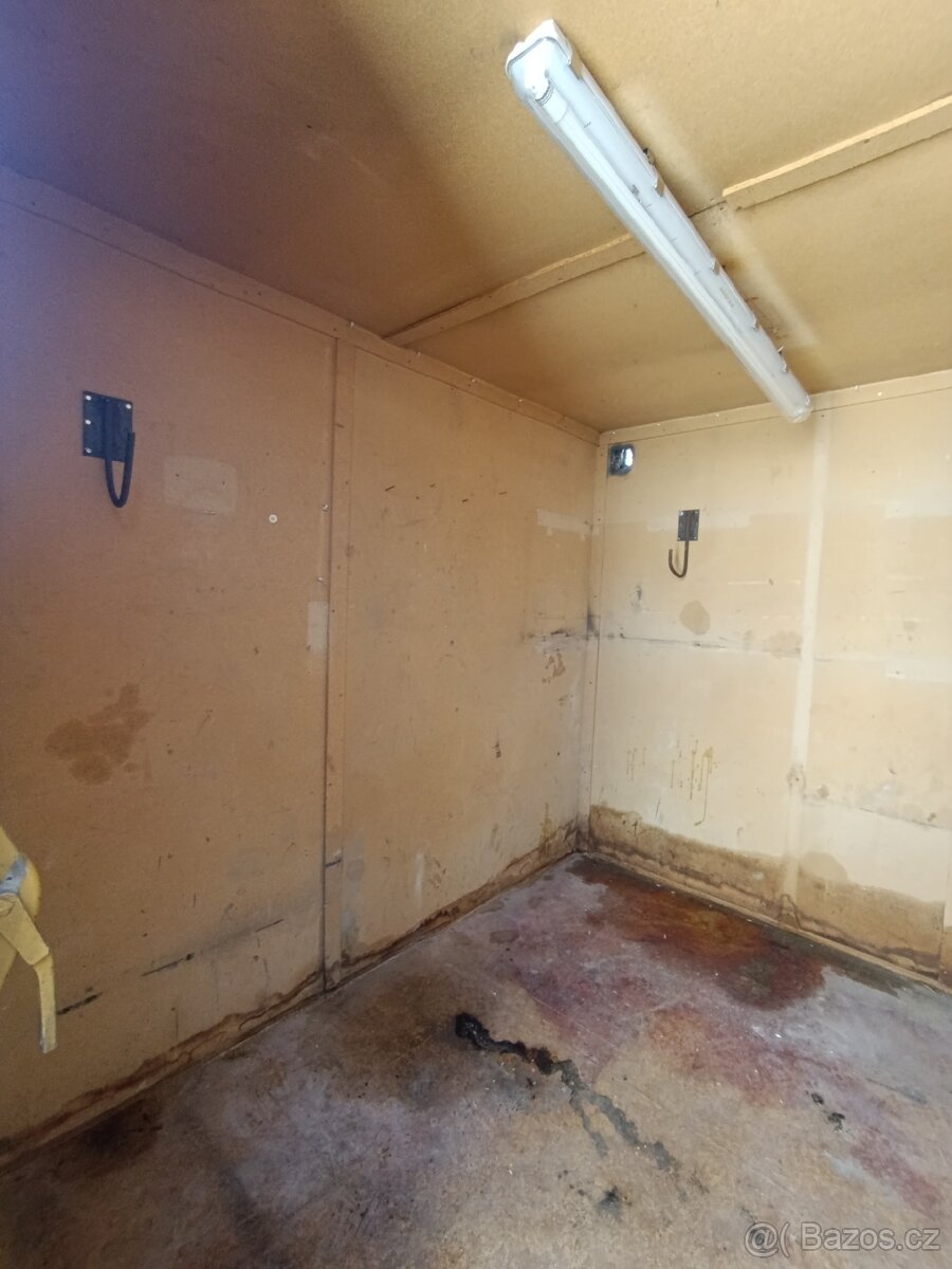 Zateplený skladový kontejner IZZY 3x2,5m (10ft) - 5