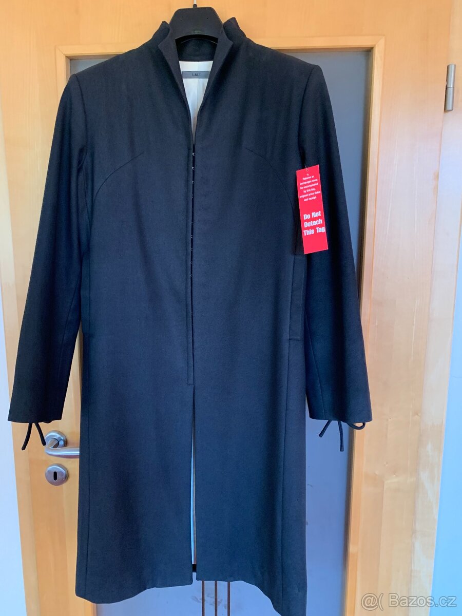 luxusní kvalitní černý kabát - vel. M - nový - 5