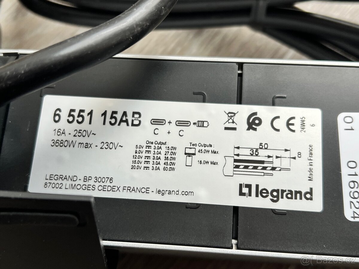 Legrand INCARA On Desk stolní zásuvkový blok s nabíječkou - 5