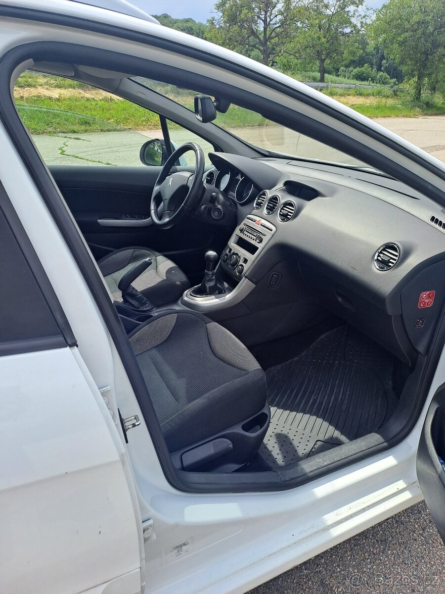 Peugeot 308 SW , rok 2011 , 1.6 benzin - 5