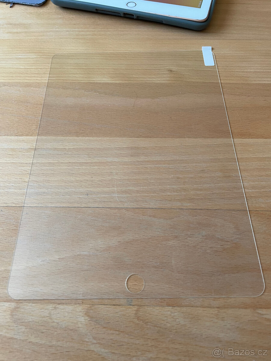 Prodám Apple iPad 6 generace 32Gb Wi-Fi - 5