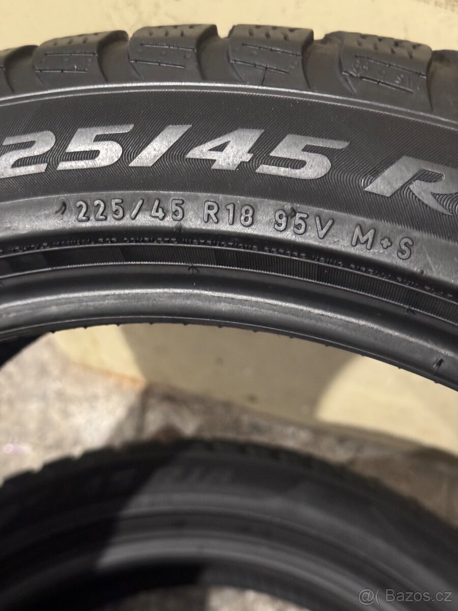Zimni pneu 225/45/18 Pirelli Sottozero 3 - 5
