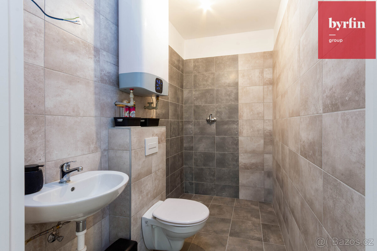 Prodej kadeřnického salónu v Opavě - 5