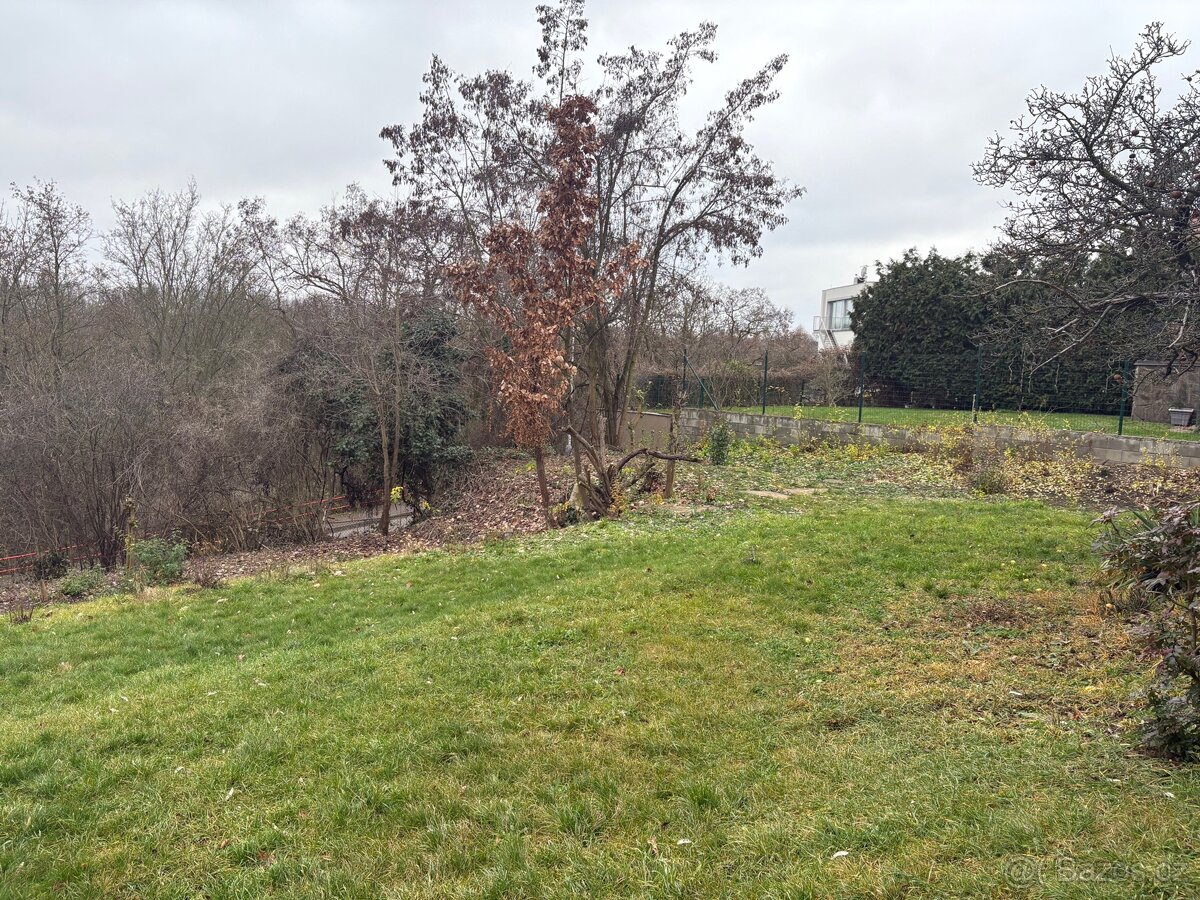 Stavebni pozemek 330 m2 - 5