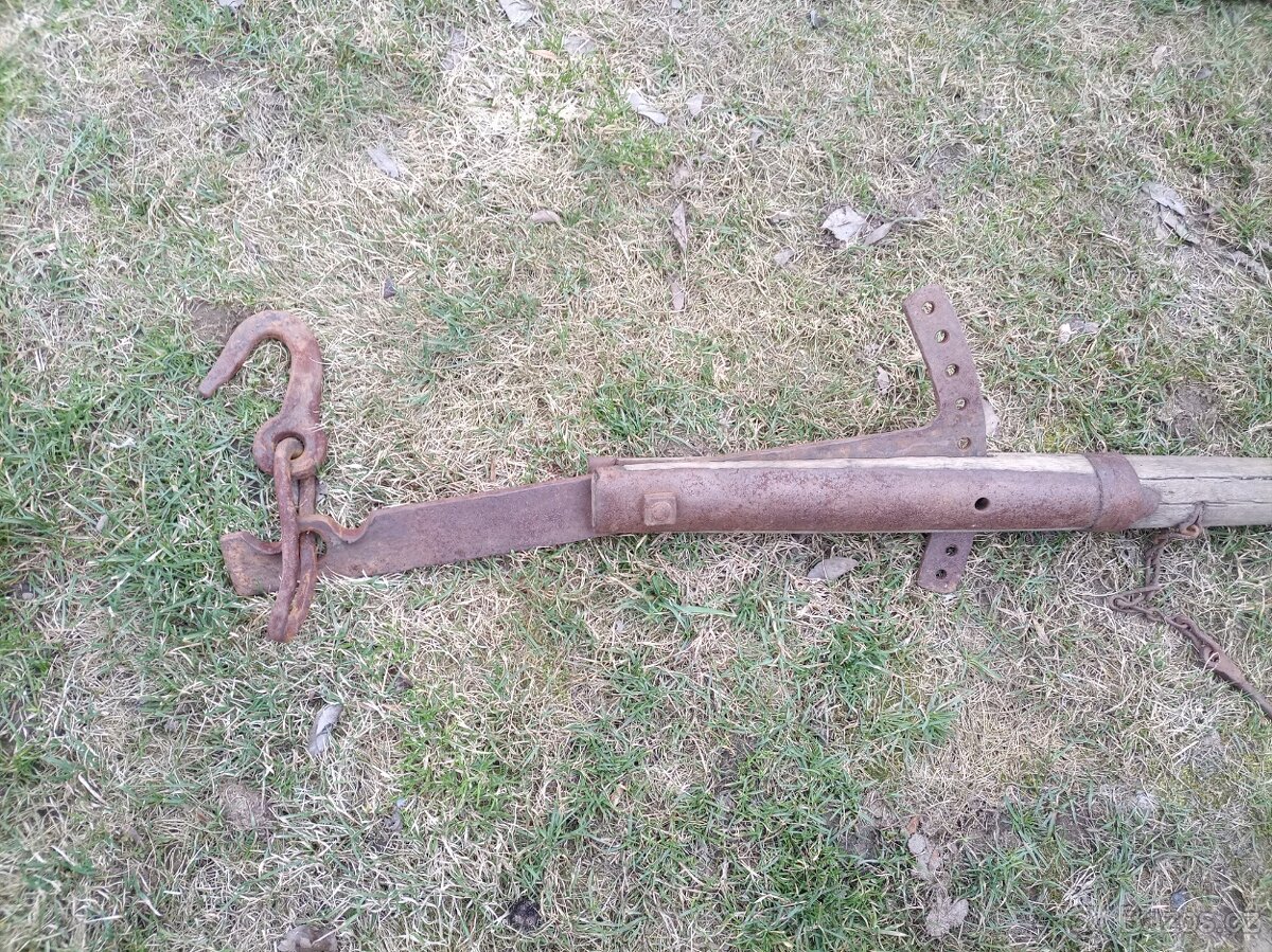 Starý ruční pákový zvedák pokácených stromů - 5