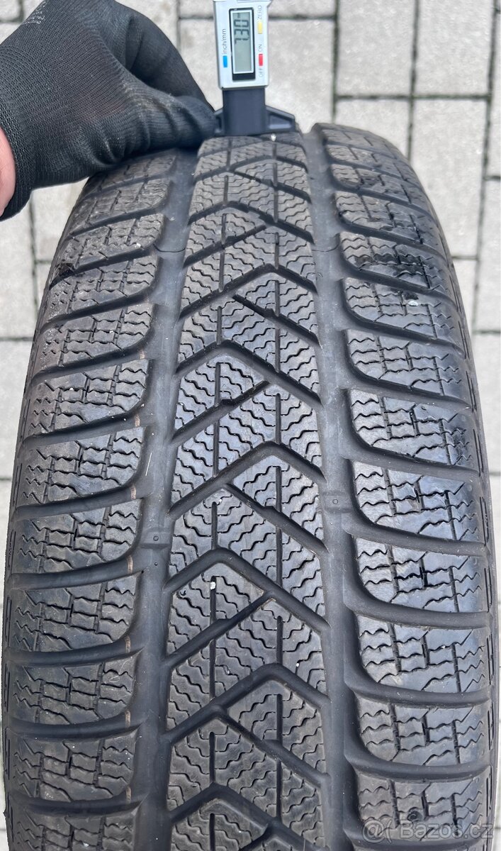 Hyundai Tucson, i35 - 17" alu + zimní 225/60 Pirelli 7-8mm - 5