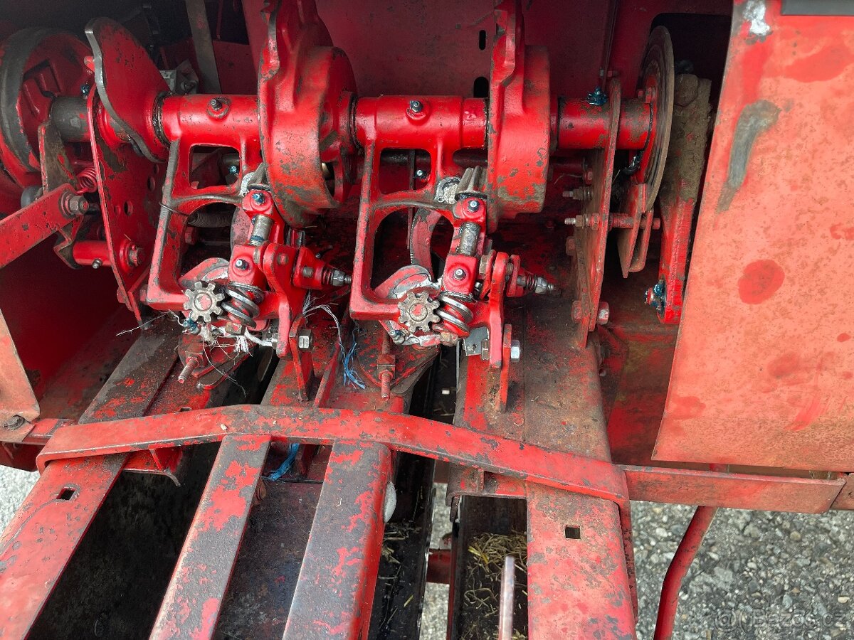 Lis na malé balíky New Holland 270 - 5