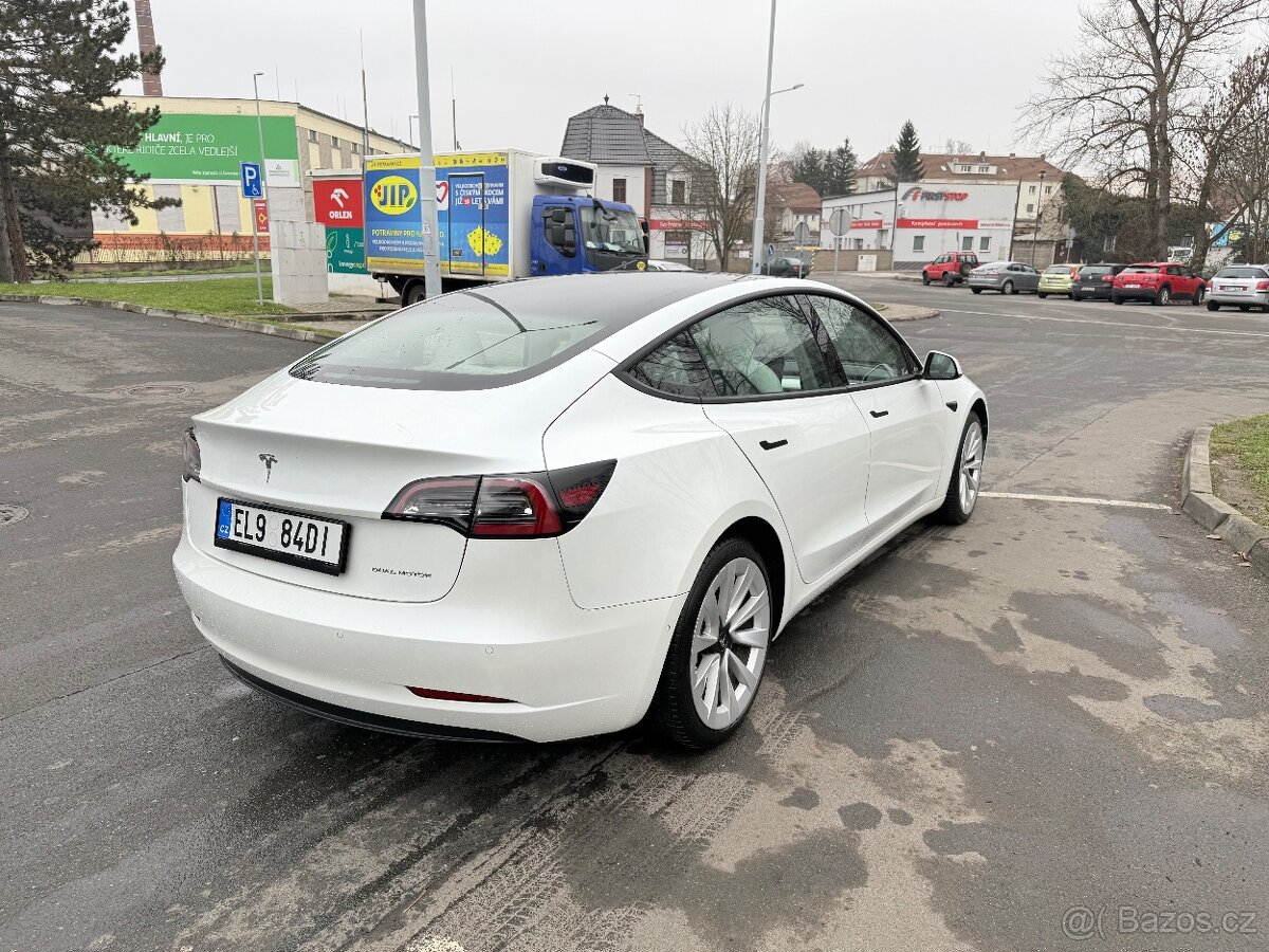 Tesla model 3 2022 r Long Range najeto 117000 - 5